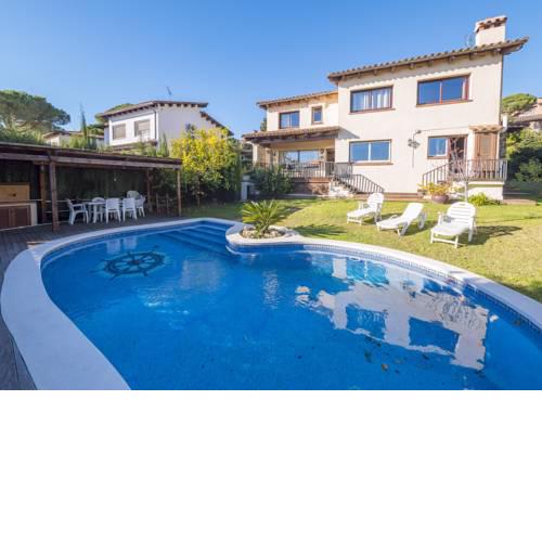 HomeHolidaysRentals Niza - Costa Barcelona