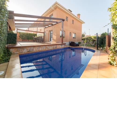 HomeHolidaysRentals Royal