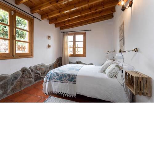 HomeLike Rustic House La Piñera, Pool & Wifi