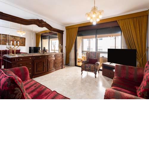 HomeLike Spacious Classic Design Apartment Center