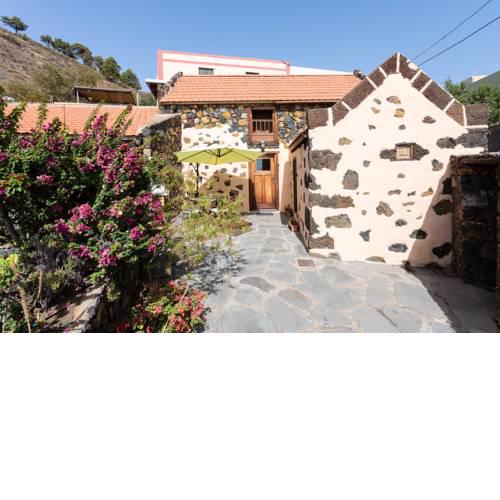 HomeLike Stunning Rustic House El Pinar