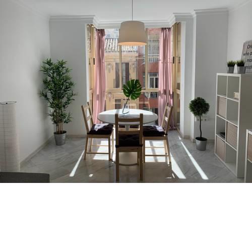 Homely Málaga Victoria con Parking privado