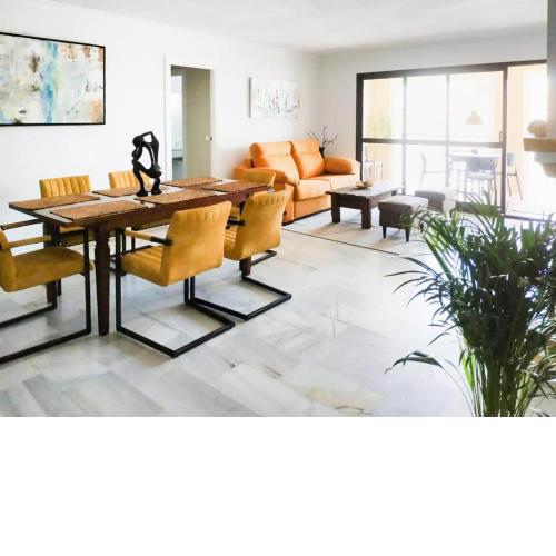 HomelyStay - Marbella, Puerto Banus