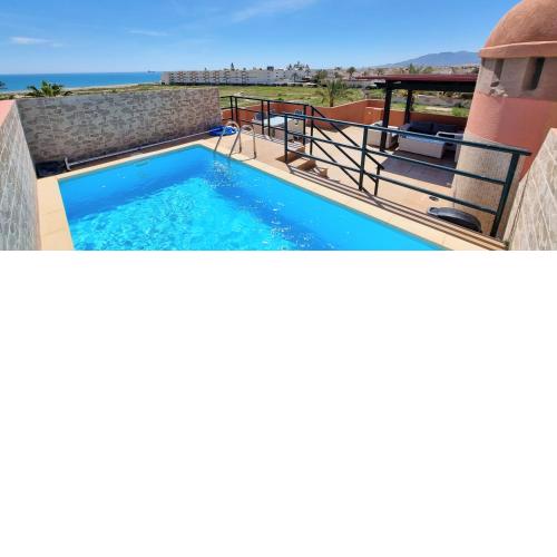 Homes of Spain, Ático O, Suite con Piscina Privada en solárium, vistas al mar, a 50 m de la playa, WIFI