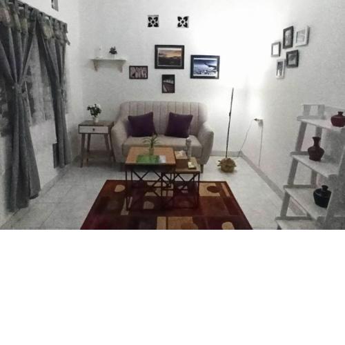 Homestay Omah Blunyah