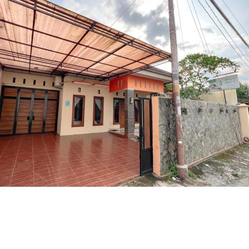 Homestay Sawitsari Dekat Pakuwon Mall dan UGM by Simply Homy