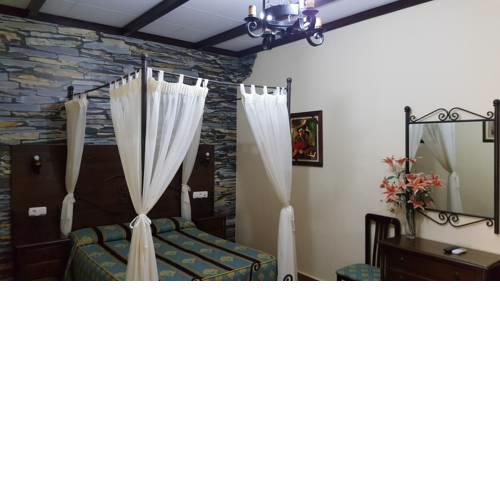 Hostal Restaurante El Lirio