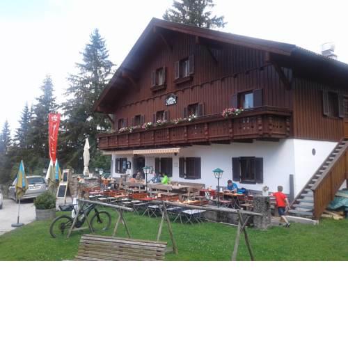 Hostel Halleiner Hütte