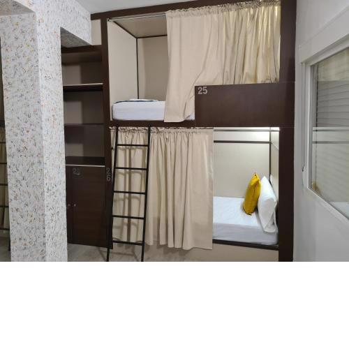 Hostel M-A Rooms Mate