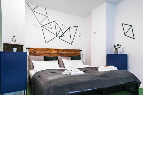 Designer Hostel (3C)