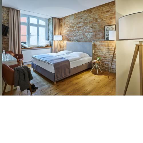 Hotel 38