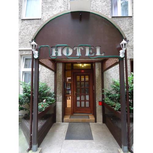 Hotel Adam
