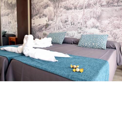 Hotel Adonis Plaza