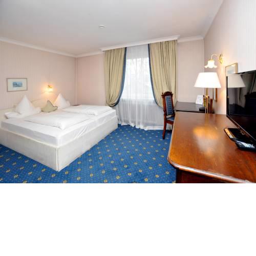 Hotel Altmünchen by Blattl