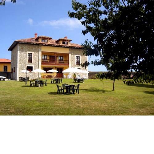 Hotel Apartamentos La Montañesa