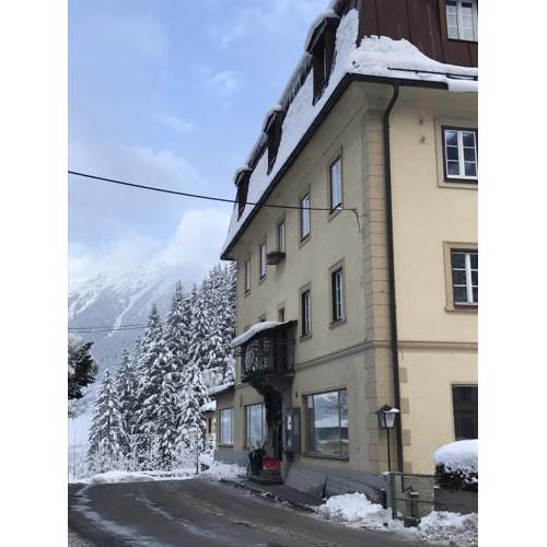 Hotel Echo