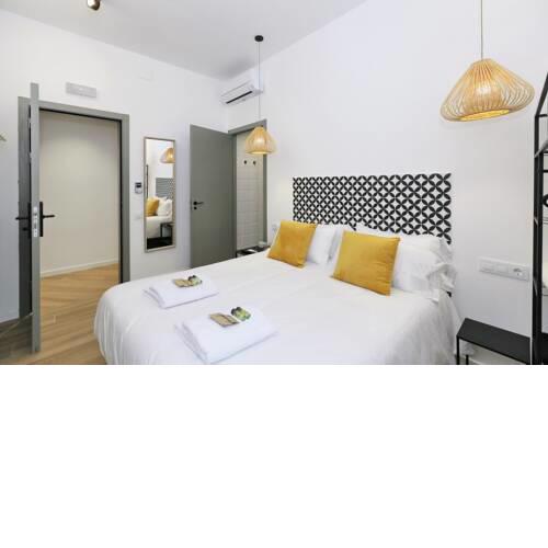 Hotel familiar 'CASA NANIT' todo confort cerca del Camp Nou y Fira BCN