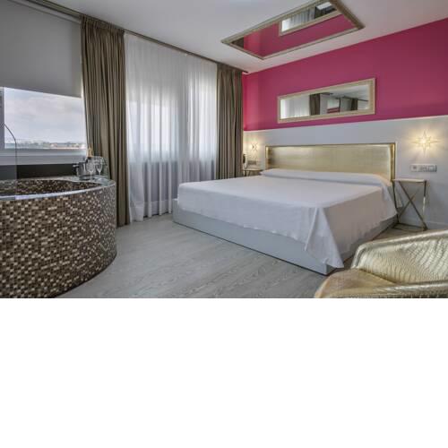 Hotel H