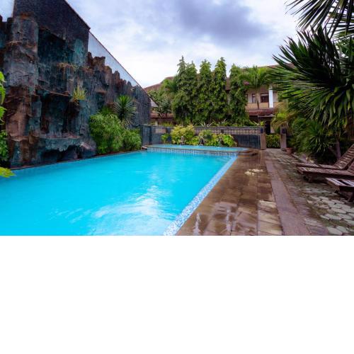 Hotel Mahkota Plengkung by ecommerceloka