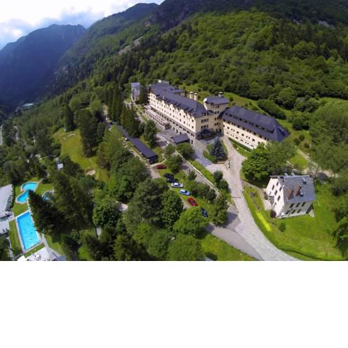 Hotel Manantial