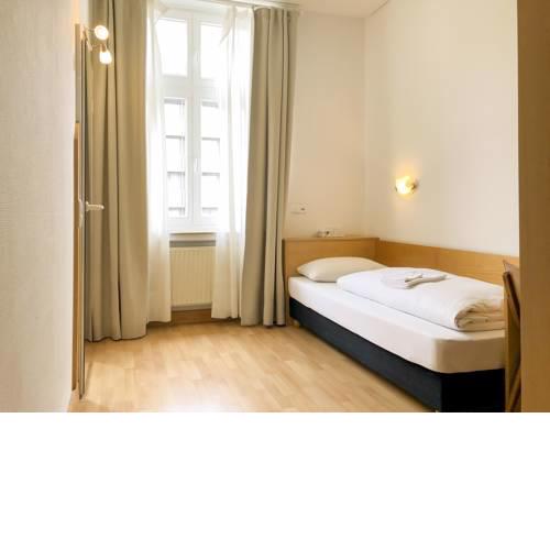Hotel Moon