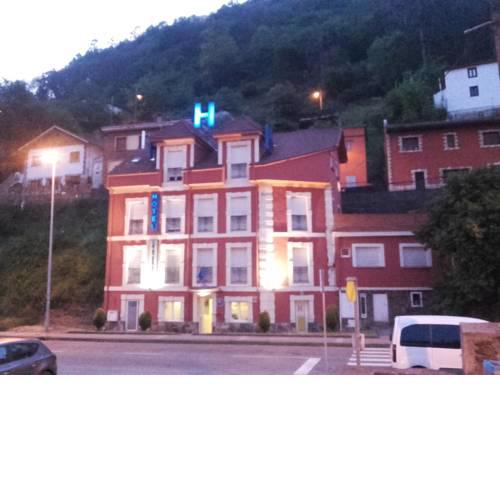 Hotel Rio Caudal
