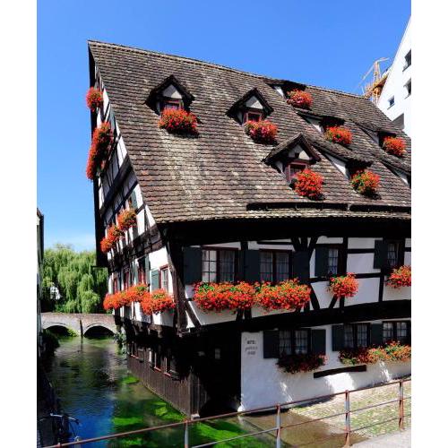 Hotel Schiefes Haus