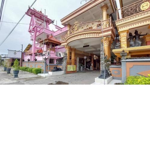 Hotel Shinta 1 near Stasiun Kertosono