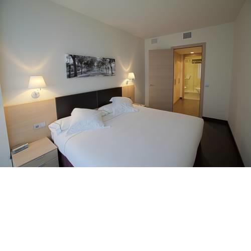 Hotel Zenit Jardines de Uleta Suites