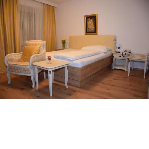 Hotel zum Goldenen Schiff