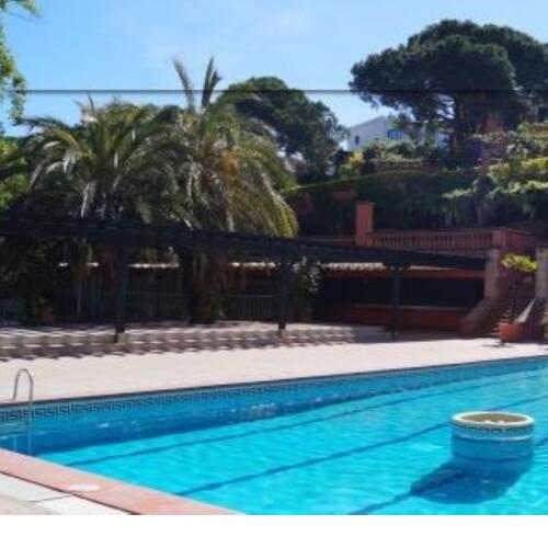 House - 2 Bedrooms with Pool - 07070