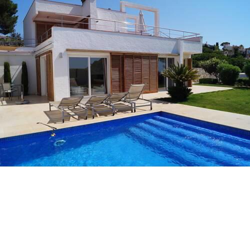 House - 2 Bedrooms with Pool, WiFi and Sea views - 07935