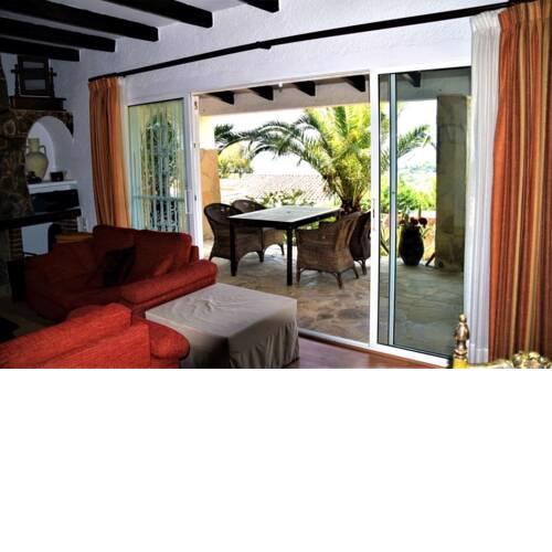 House - 2 Bedrooms with WiFi and Sea views - 07525