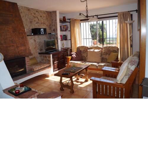 House - 3 Bedrooms with Pool - 07527