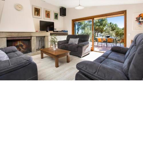 House - 3 Bedrooms with Pool and WiFi young people group not allowed - 04808