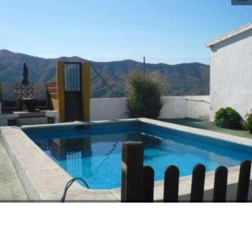 House - 4 Bedrooms with Pool and WiFi - 08797