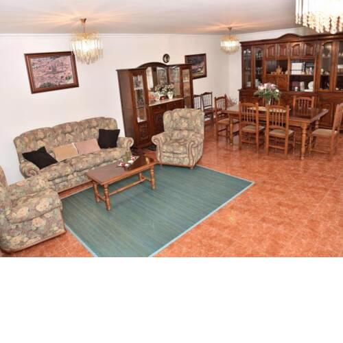 House - 4 Bedrooms with WiFi - 07454