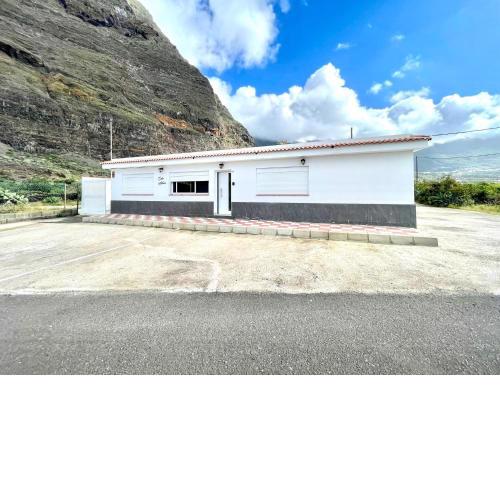 House 4, studio, FreeWifi, AC, mountain view