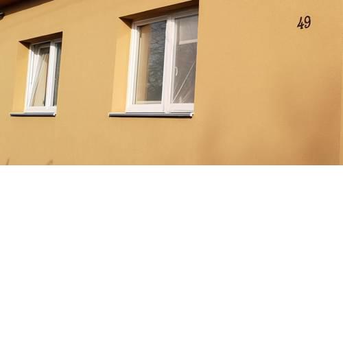 House apartments, terrace grill, guarded private parking, fast wifi.