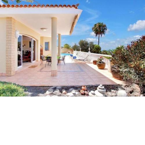 House Beautiful Carla Private Pool in Tfs