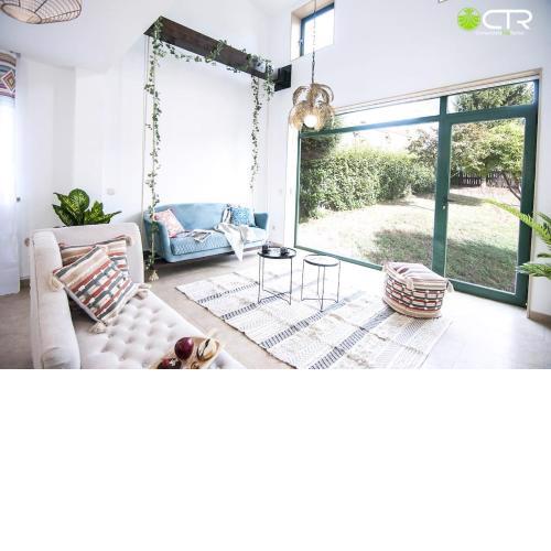 HOUSE IN SANTIAGO WITH GARDEN, GARAGE AND GRILL