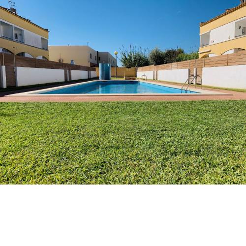 ⭑ House + Pool + Beach. What else?