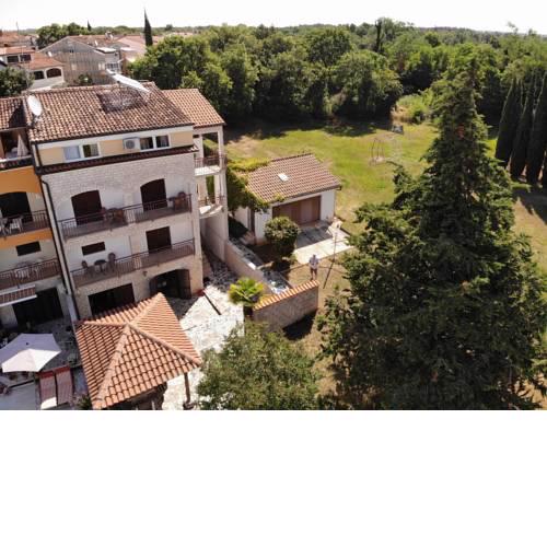 House Puseljic - Apartment 2. - A2+1 for max 3 pax with own tennis court
