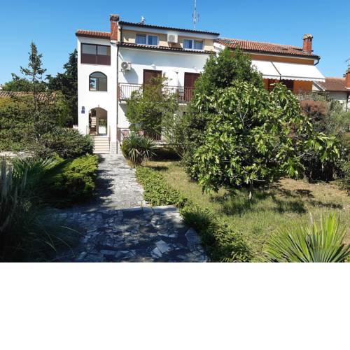 House Puseljic - Apartment 4. - Studio A2 for max 2 pax with own tennis court