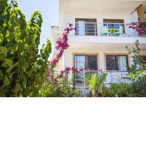 House w Balcony and Garden 1 min to Beach in Datca