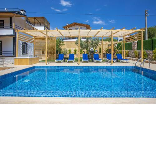 House w Private Pool and Jacuzzi in Kas