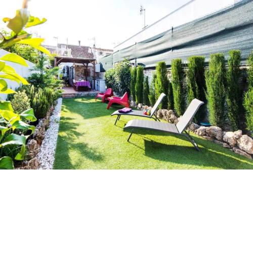 House with one bedroom in Riogordo, with wonderful mountain view, private pool and furnished garden