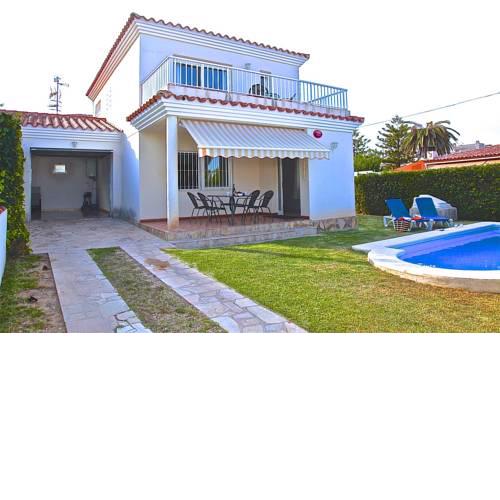 House with private pool