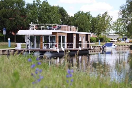 Houseboat auf der Peene Malchin - DMS021025-N