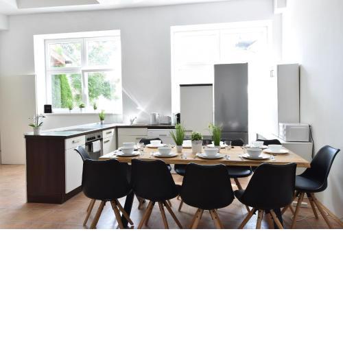 Huge Apartment in Awesome Location with parking